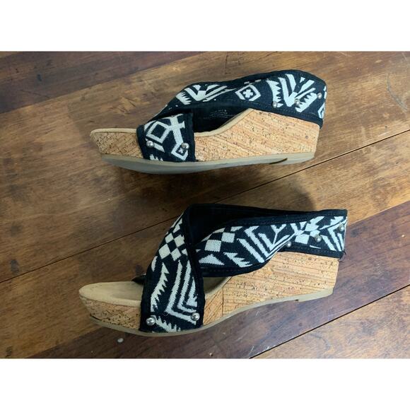 Women’s Minnetonka Black and White Fabric Sandals / Wedges Size 8 Aztec Western - Picture 4 of 11